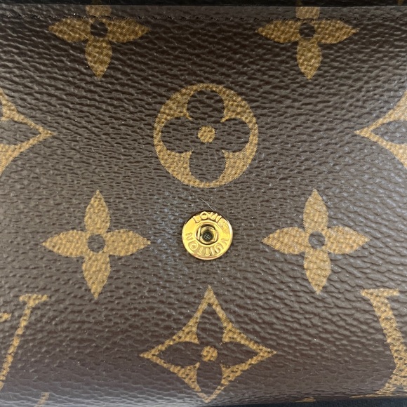 Louis Vuitton Monogram Sarah Compact Wallet - Picture 12 of 13